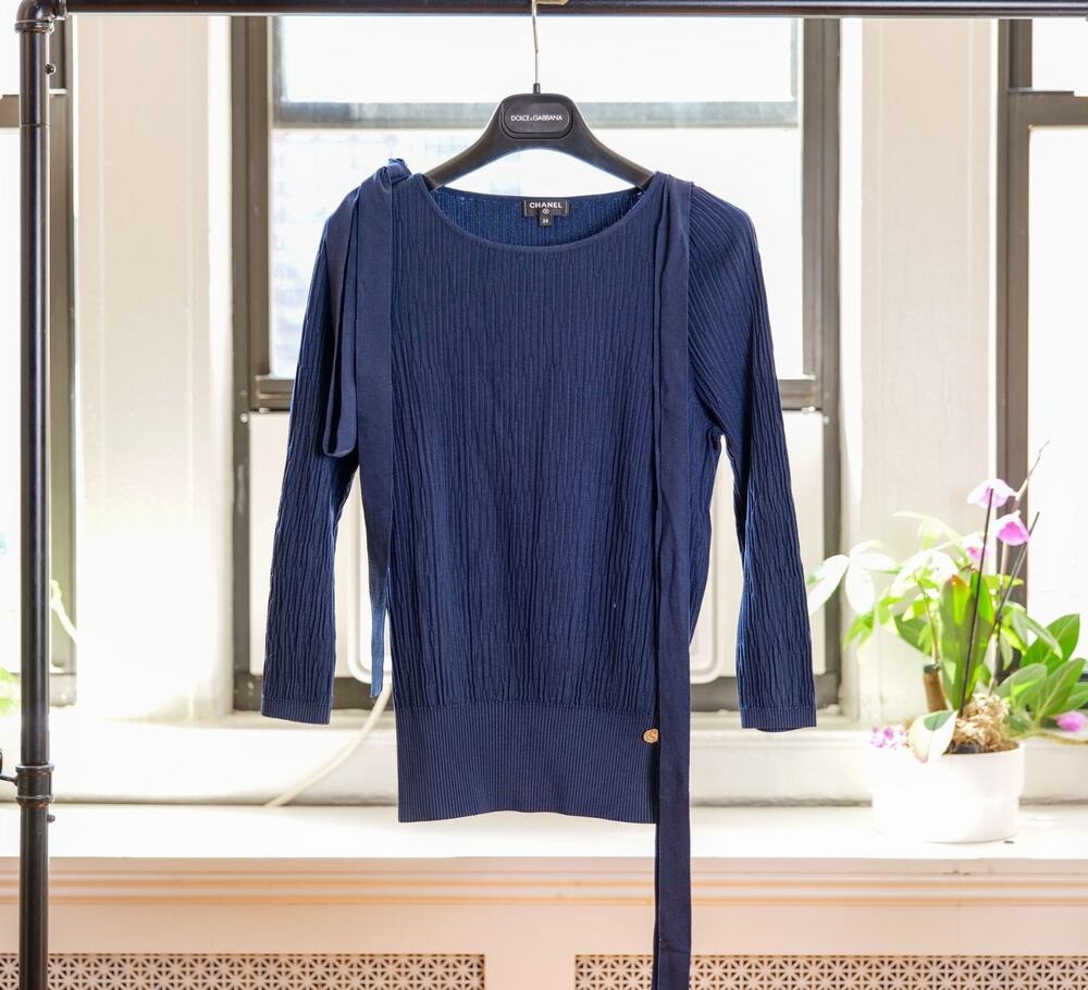 CHANEL Navy Blue Ribbed Knit Tie Shoulder Blouse Sweater Top (FR38, US6)